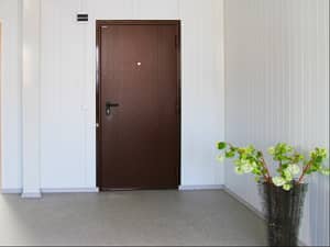 Предлагаем входные железные двери в квартиру DoorHan ЭКО 980х2050 в Кирове по выгодной цене